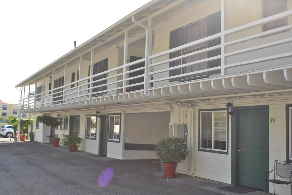 Coast Village Inn Santa Bárbara Exterior foto